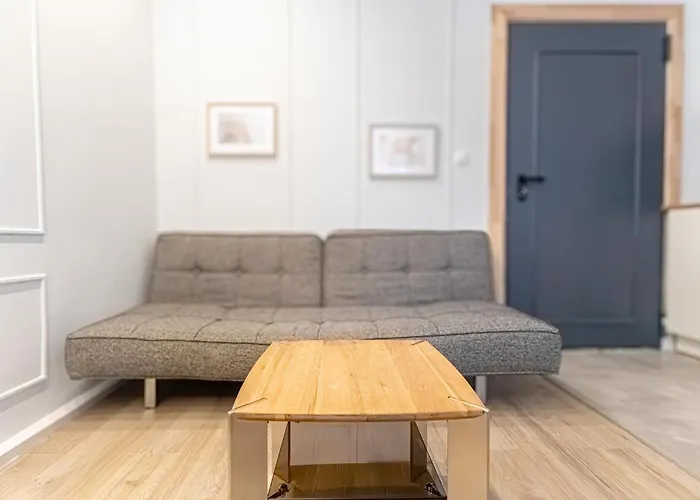 Chic At 12th District In Apartment *