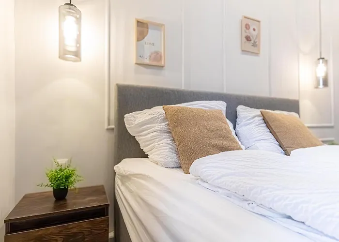 Apartment Chic At 12th District In *