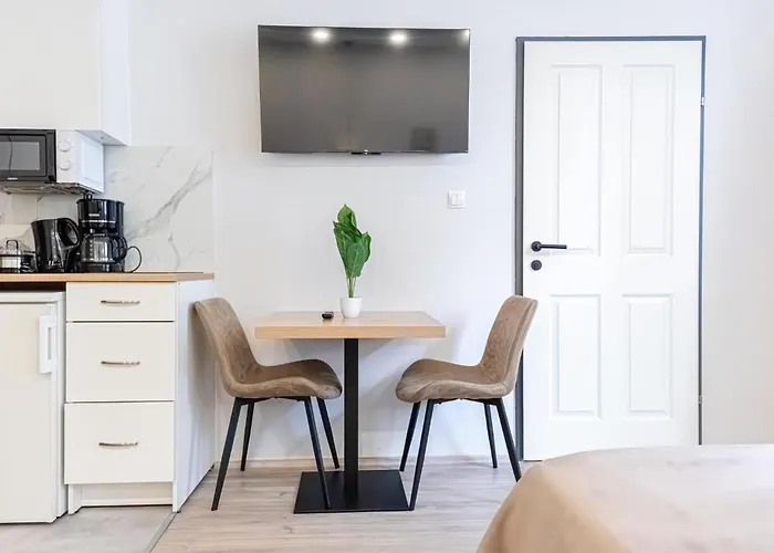 Chic At 12th District In Apartment